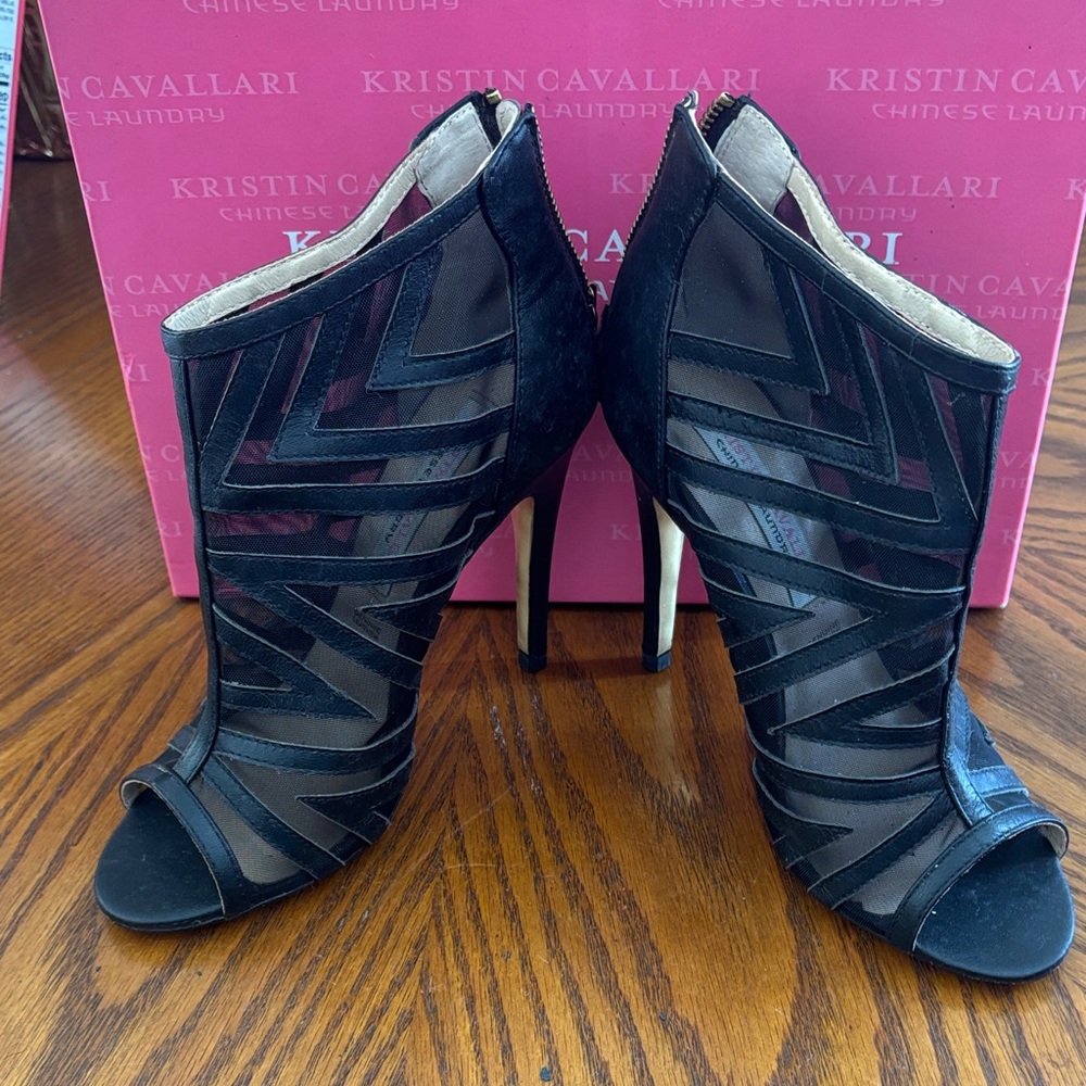 Kristin Cavalry Chinese laundry open toe black caged heels size 7.5